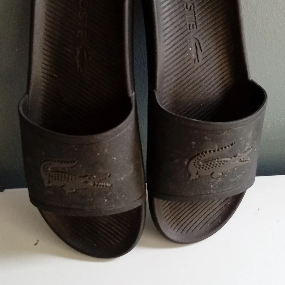 Lacoste Mens Croco Slides Black‎ Rubber Logo Sandals Pool Shoes